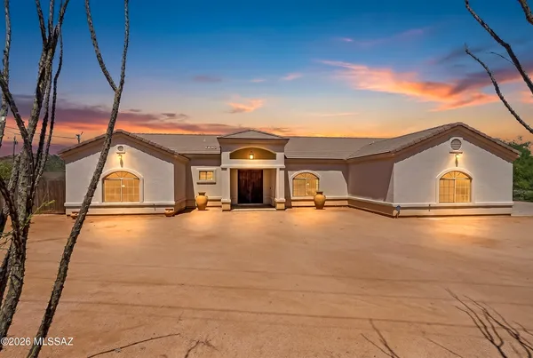 $425,000 | 880 Calle Zapotec, Rio Rico, AZ 85648