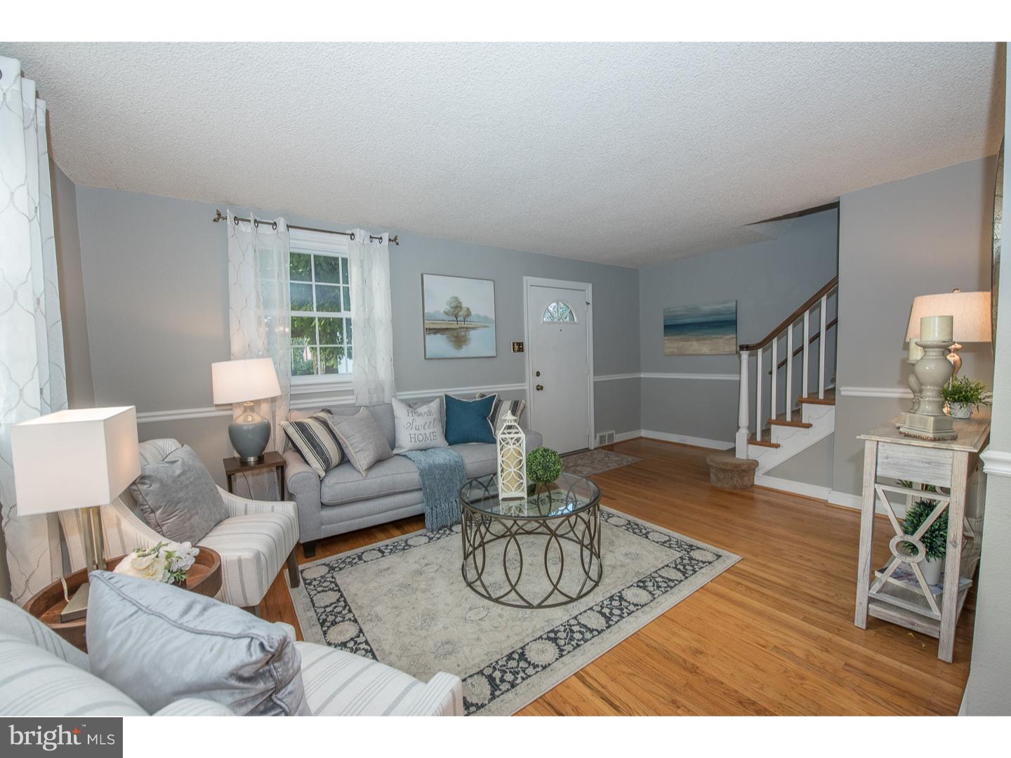 125 Signal Road Drexel Hill, PA 19026 - Photo 3 of 25 Living Room