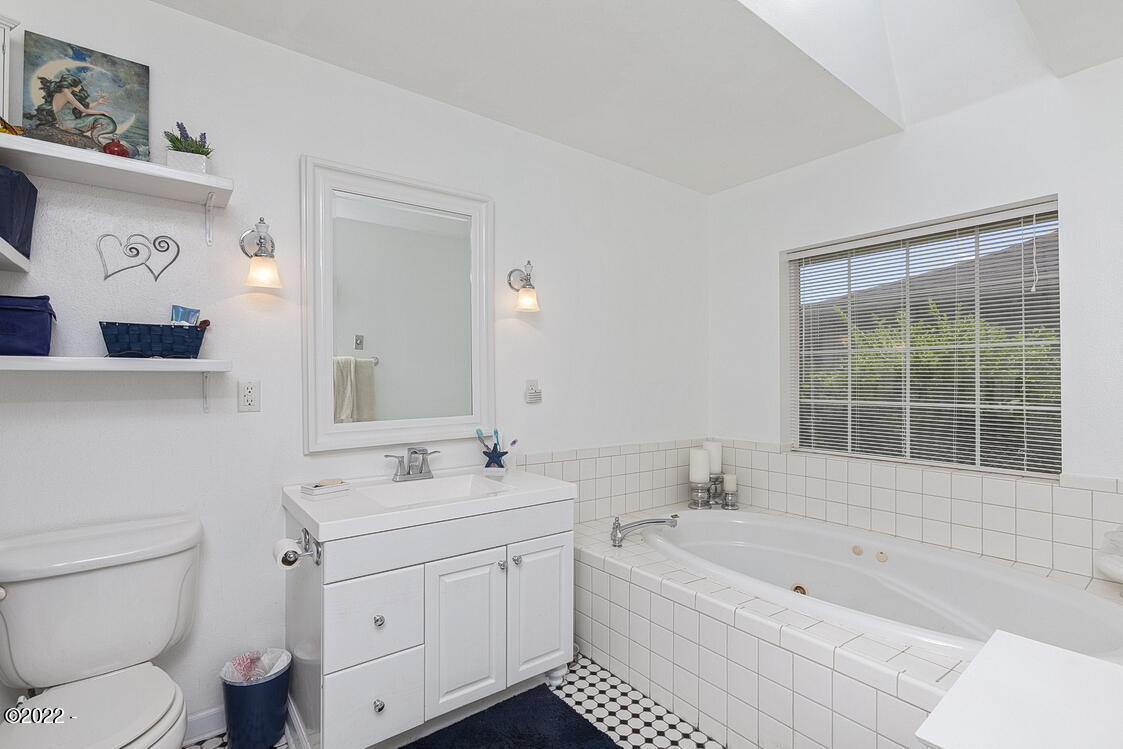 2450 Southwest Fairway Circle Waldport, OR 97394 - Photo 16 of 30 Main Bathroom