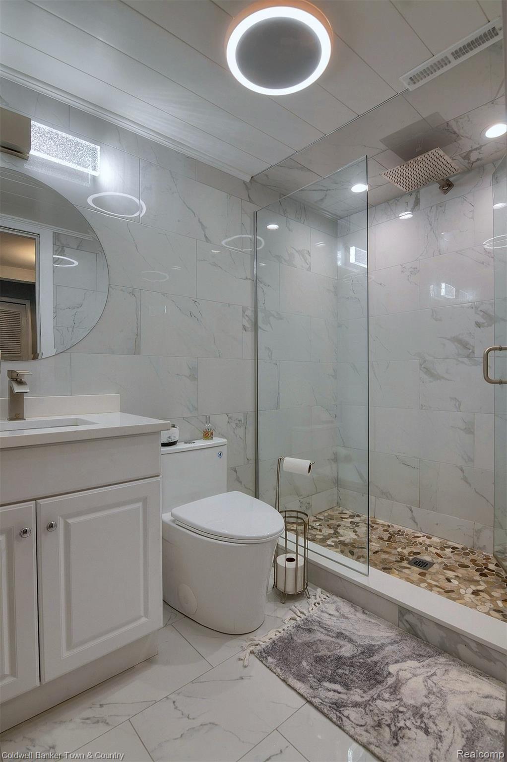 515 West Highland Road, Unit 3 Howell, MI 48843 - Photo 18 of 25 30 Bathroom-2nd-View.jpg