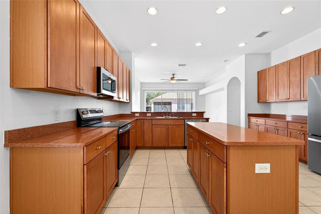 4424 Highcroft Drive Wesley Chapel, FL 33545 - Photo 13 of 59