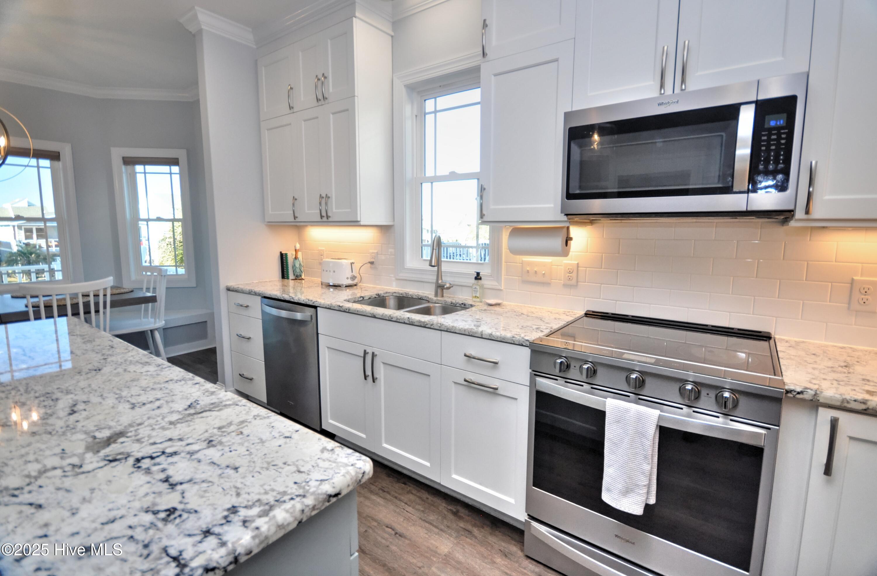 13 Scotland Street Ocean Isle Beach, NC 28469 - Photo 11 of 39 Kitchen4