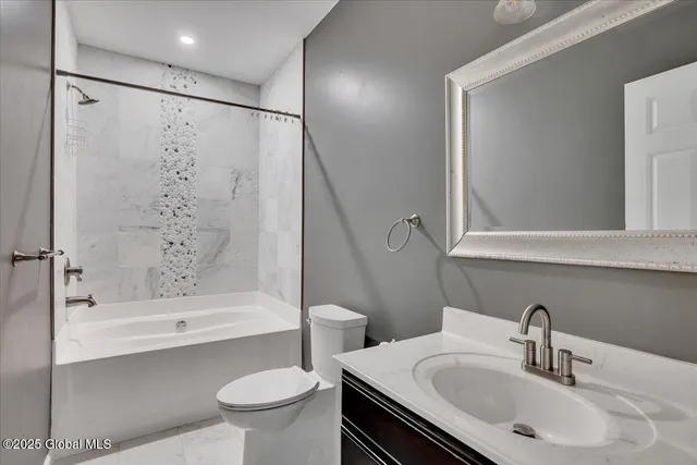 $3,200 | 275 A Louden Road, Wilton, NY 12866