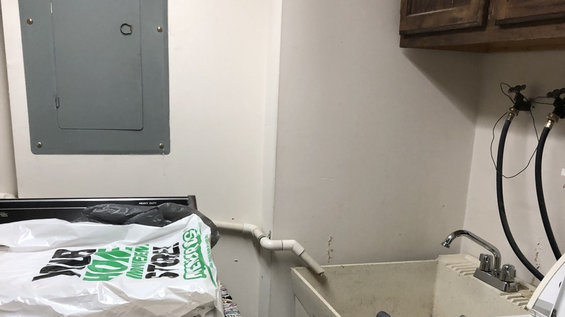 11277 South Roberts Road, Unit E Palos Hills, IL 60465 - Photo 15 of 27 a bathroom with a sink and a mirror