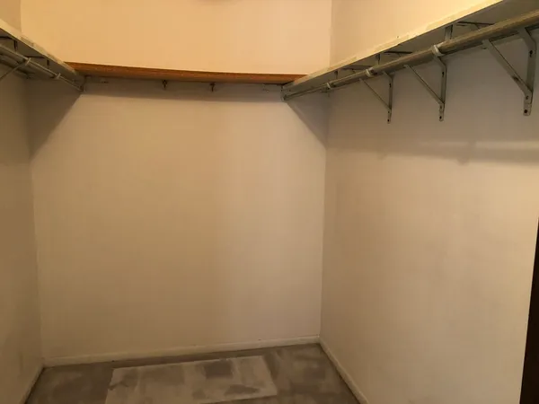 $239,900 | 11277 South Roberts Road, Unit E, Palos Hills, IL 60465