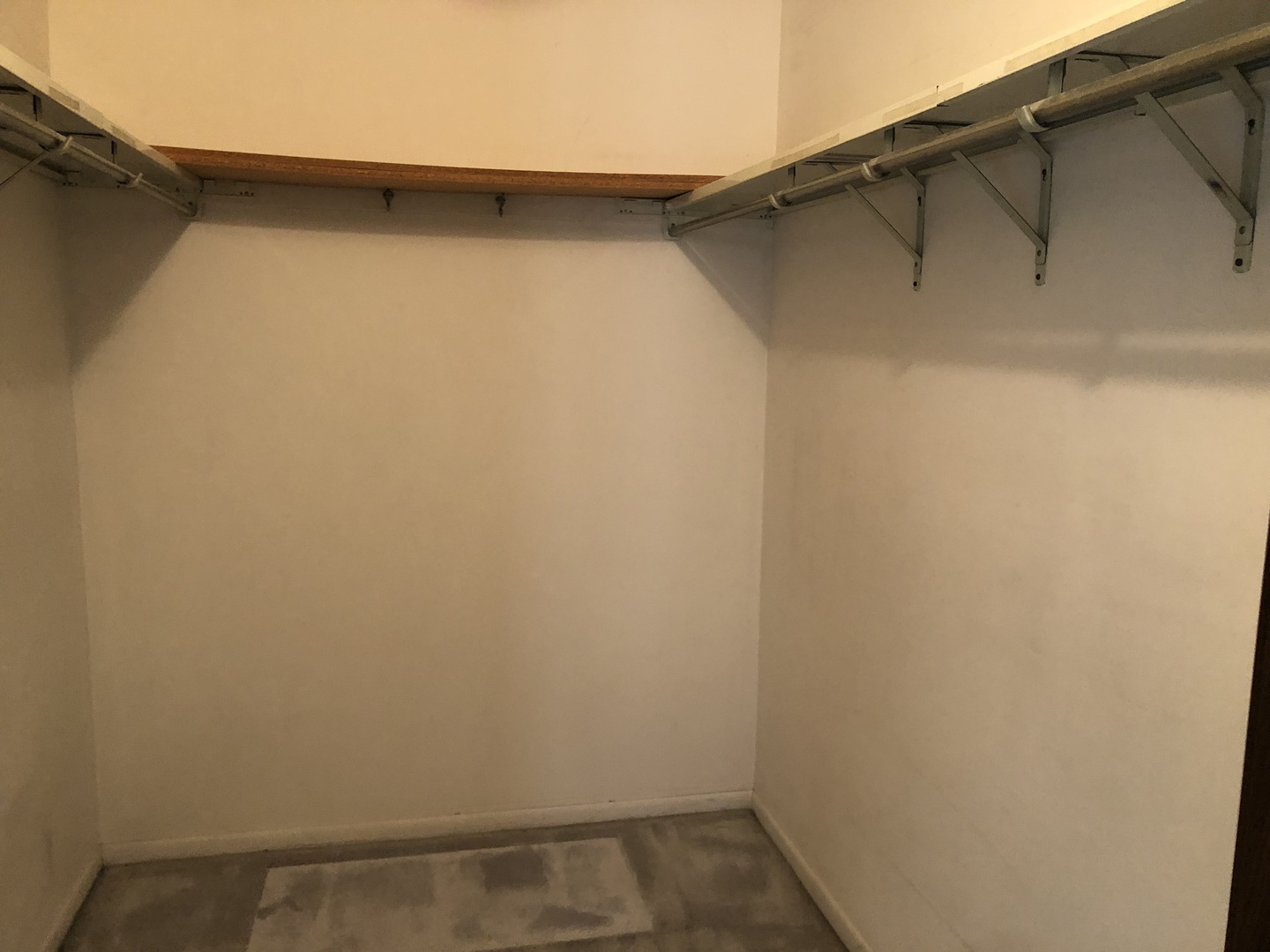 11277 South Roberts Road, Unit E Palos Hills, IL 60465 - Photo 22 of 27 a view of a small space