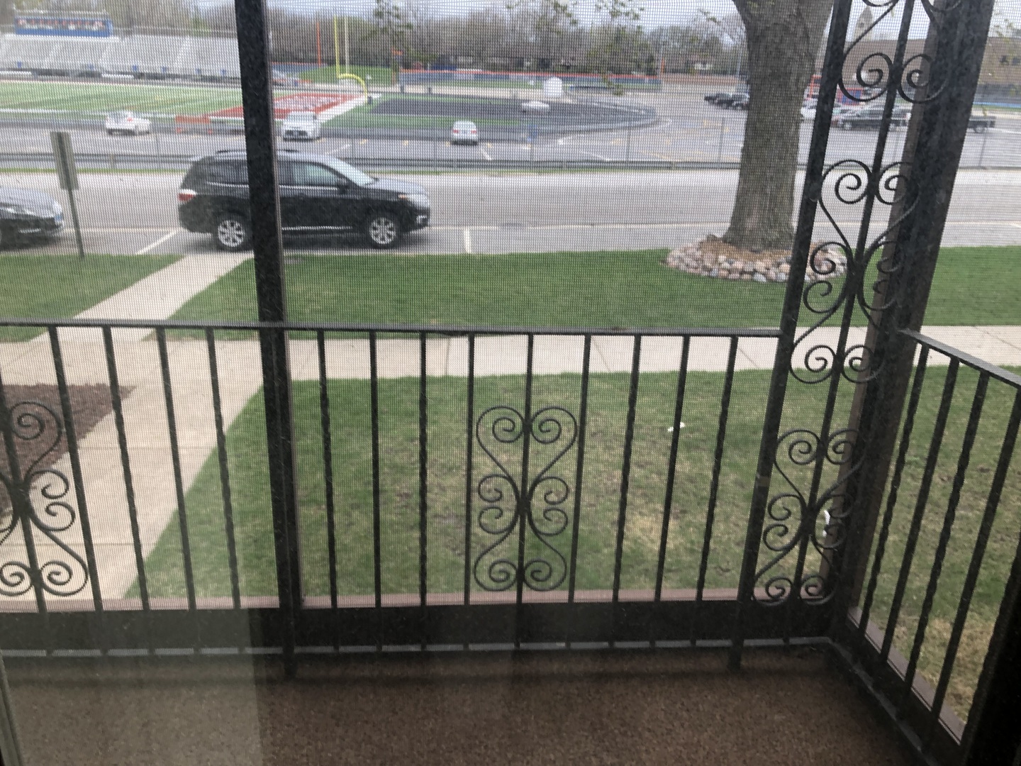 11277 South Roberts Road, Unit E Palos Hills, IL 60465 - Photo 7 of 27 a view of outdoor space