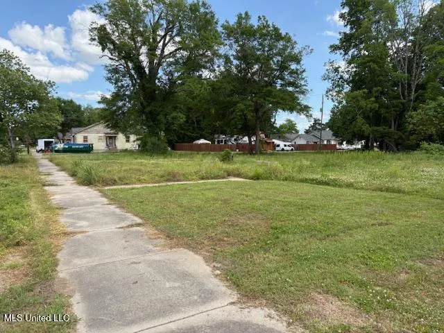 $35,000 | 1201-7 Strong Avenue, Greenwood, MS 38930