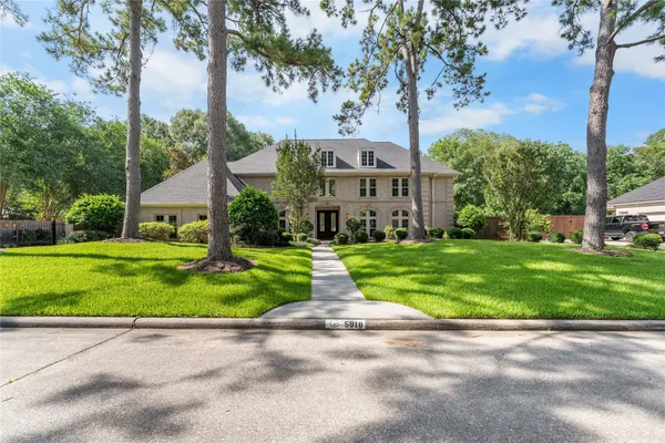 $975,000 | 5918 Elmwood Hill Lane, Houston, TX 77345