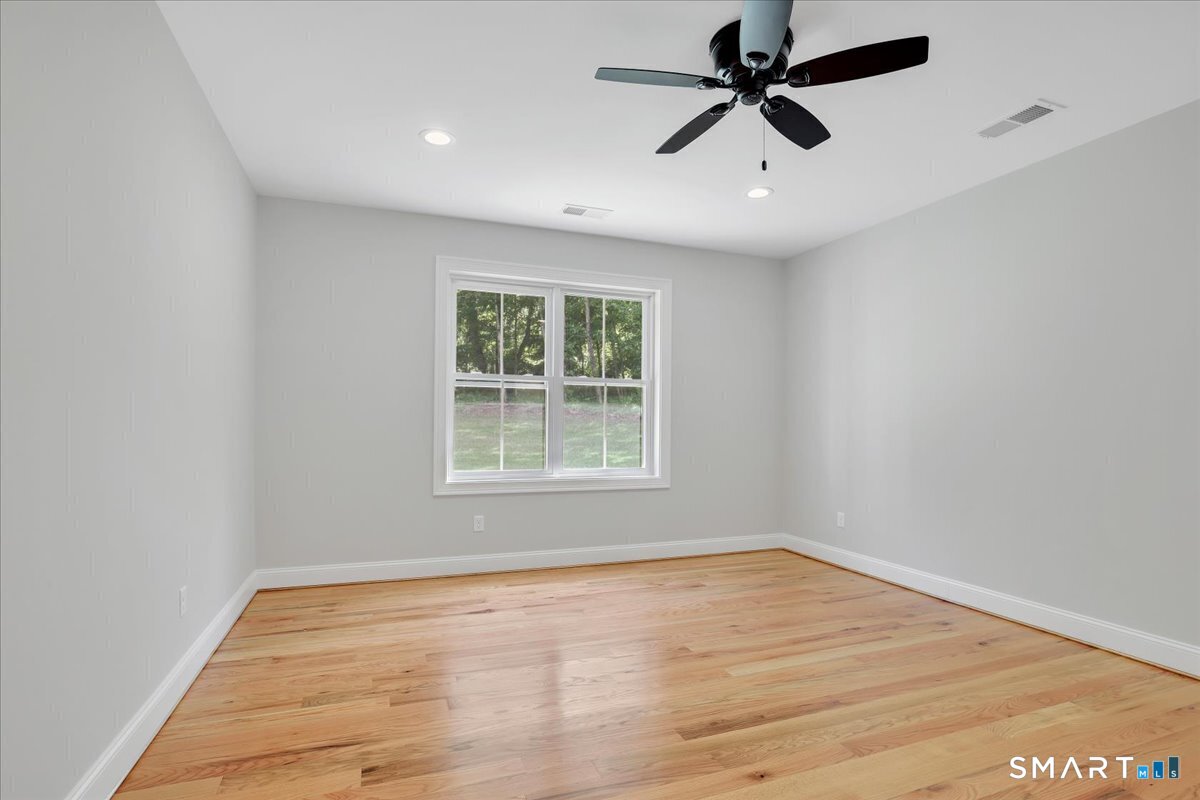 147 Hackmatack Street Manchester, CT 06040 - Photo 14 of 25 Gallery Image 14