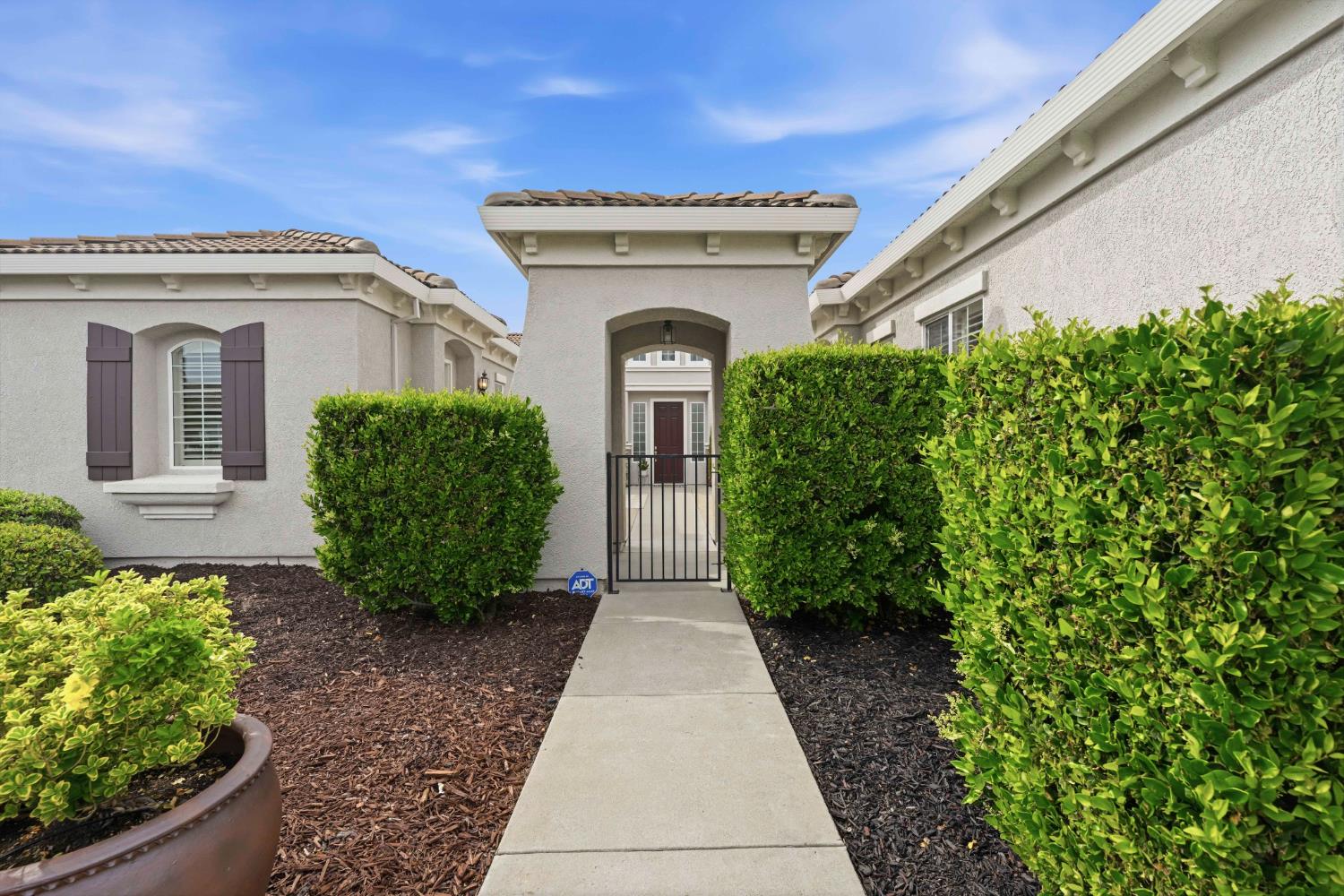 8537 Bridgestone Crescent Road Roseville, CA 95747 - Photo 7 of 64