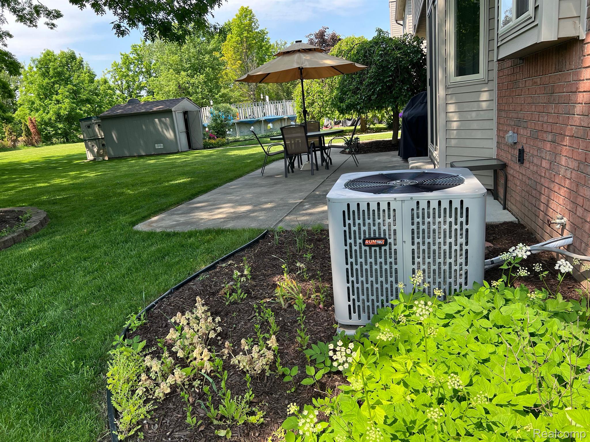 16697 Carter Road Trenton, MI 48183 - Photo 7 of 65 Gallery Image 7