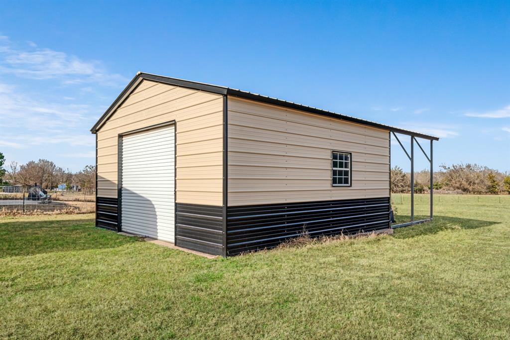 305 County Road Blossom, TX 75416 - Photo 23 of 34