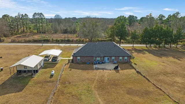$428,000 | 305 County Road, Blossom, TX 75416
