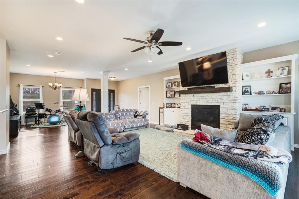 305 County Road Blossom, TX 75416 - Photo 4 of 34