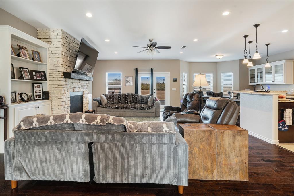 305 County Road Blossom, TX 75416 - Photo 7 of 34