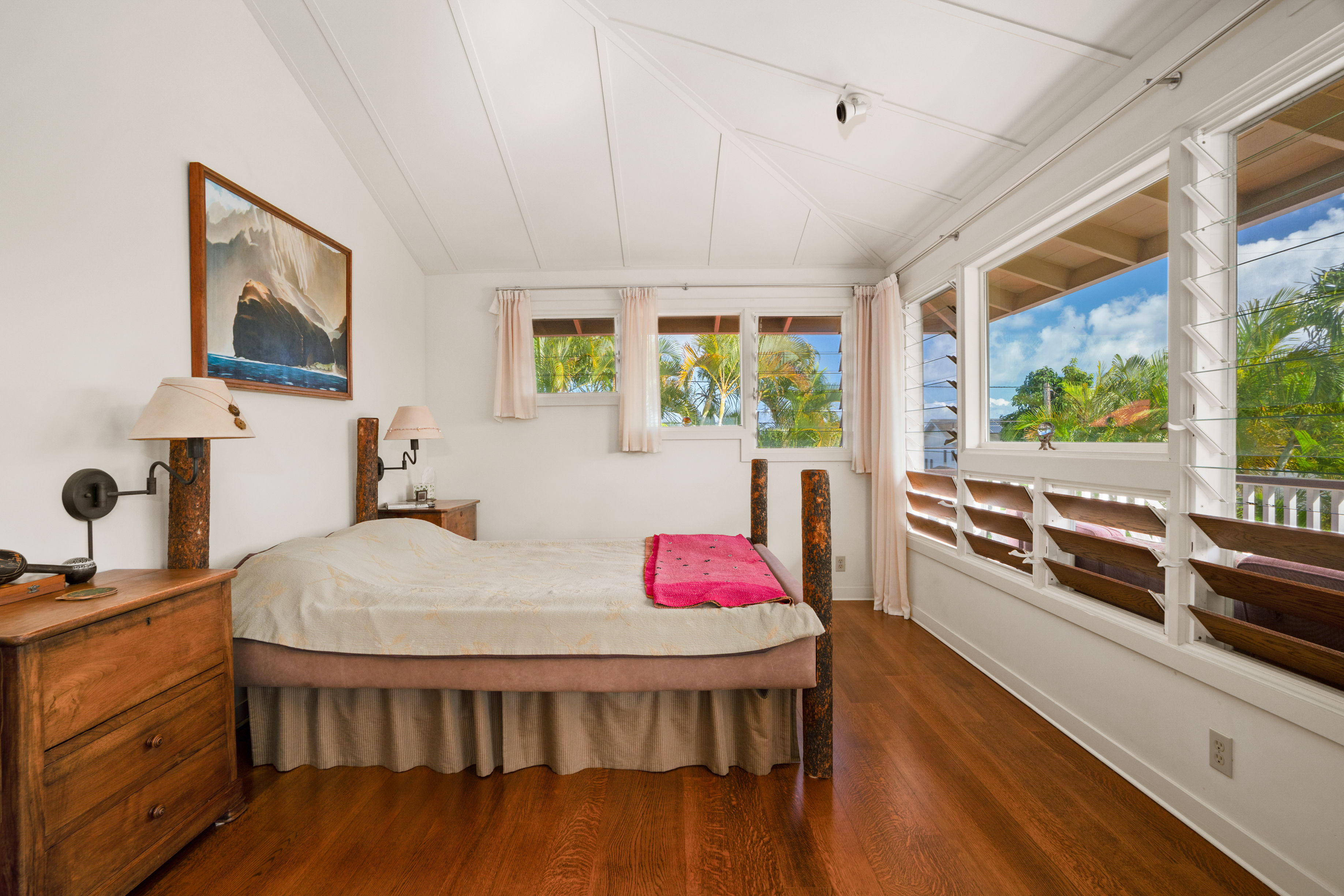 5225 Ua Road Kapaa, HI 96746 - Photo 25 of 30 a bed room with a bed and window