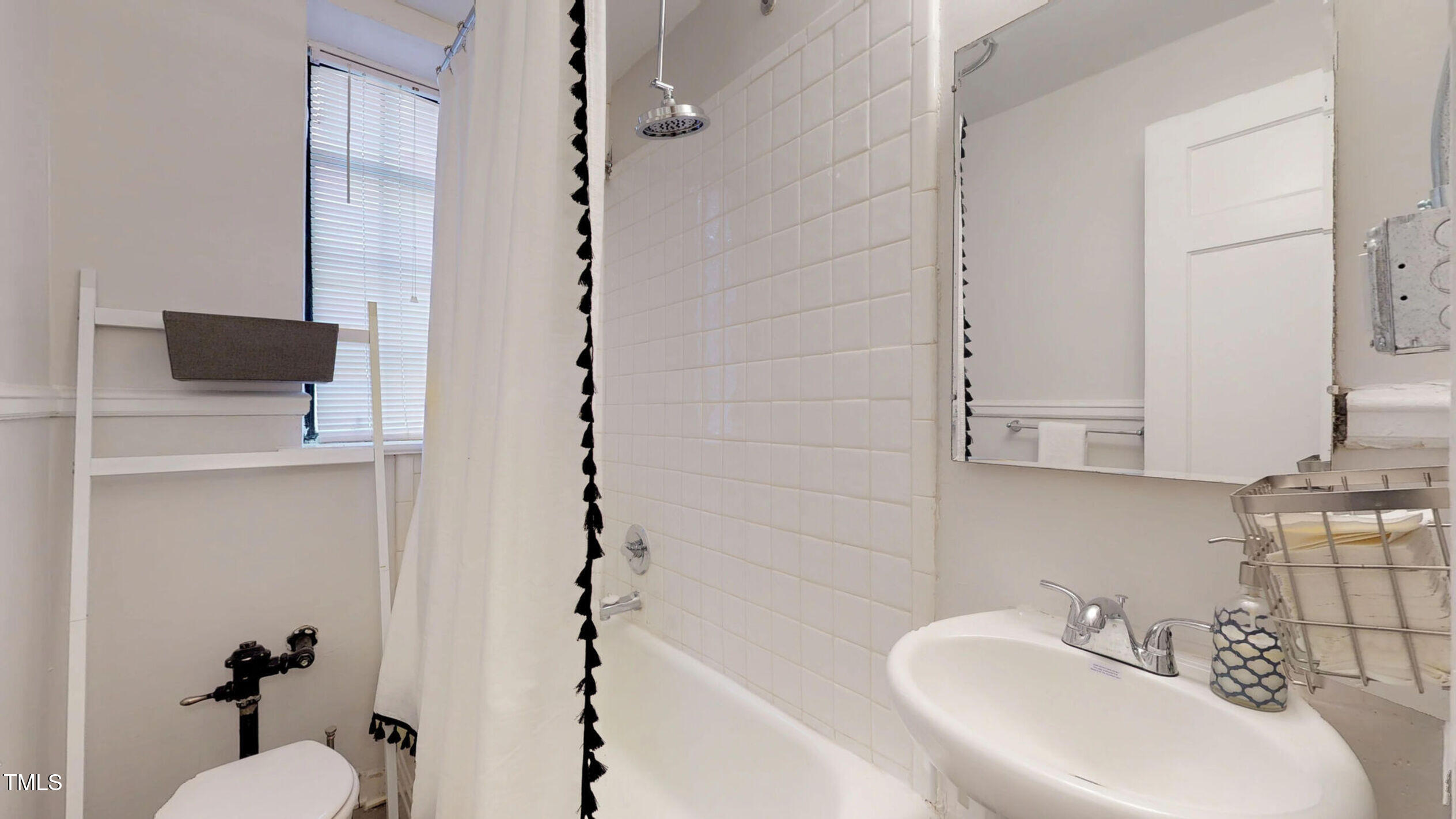 817 Hillsborough Street, Unit 1B Raleigh, NC 27603 - Photo 13 of 23 104641181