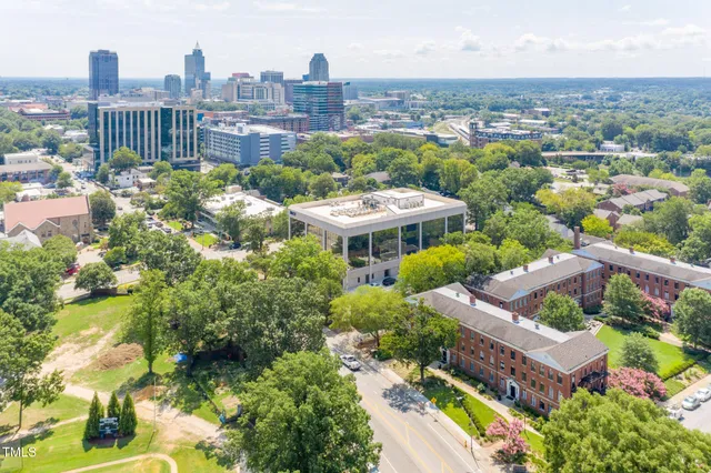 $1,810 | 817 Hillsborough Street, Unit 2A, Raleigh, NC 27603