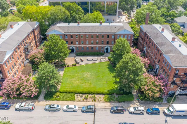 $1,810 | 817 Hillsborough Street, Unit 2A, Raleigh, NC 27603