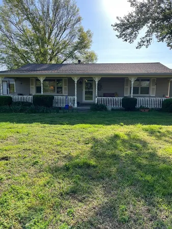 $280,000 | 17376 Garrett Road, Johnston City, IL 62951
