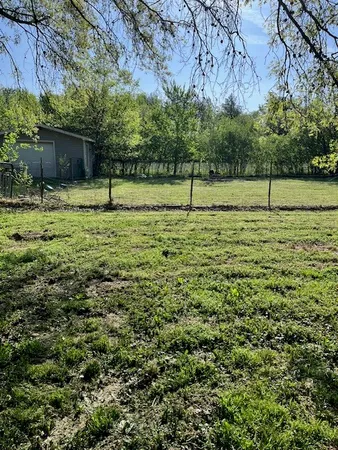 $280,000 | 17376 Garrett Road, Johnston City, IL 62951