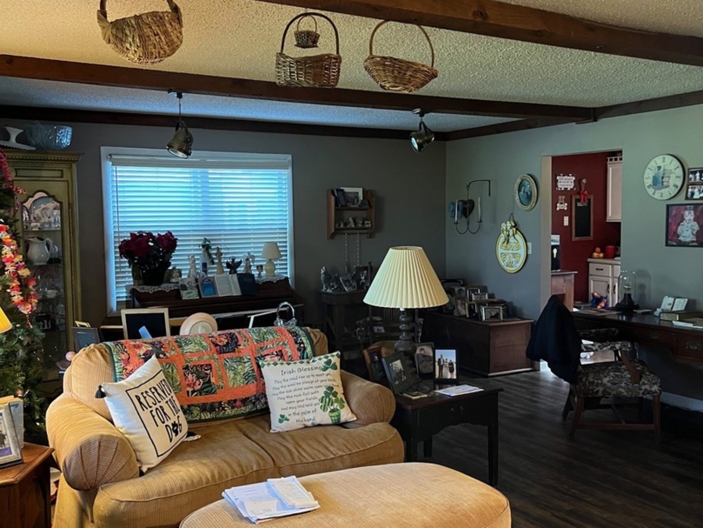 17376 Garrett Road Johnston City, IL 62951 - Photo 13 of 34 a living room with furniture and a window