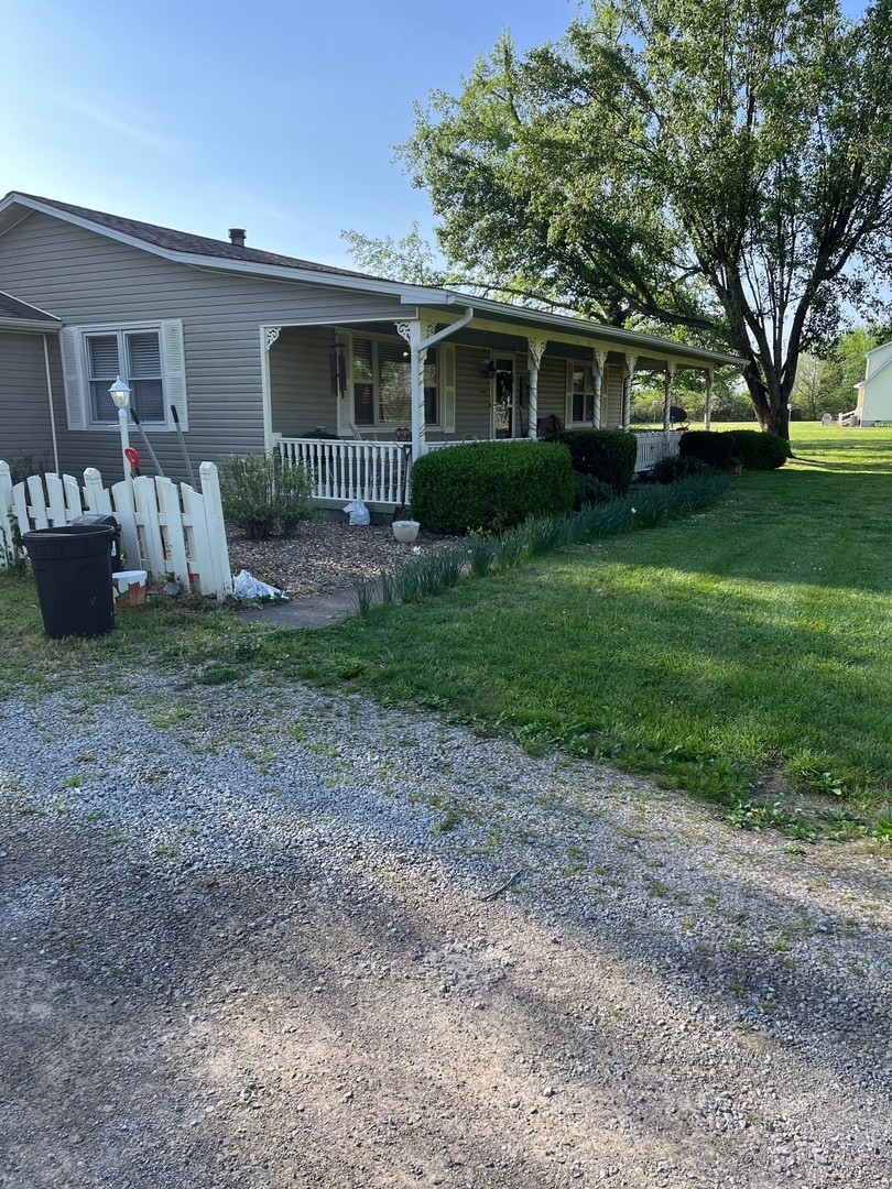 17376 Garrett Road Johnston City, IL 62951 - Photo 4 of 35