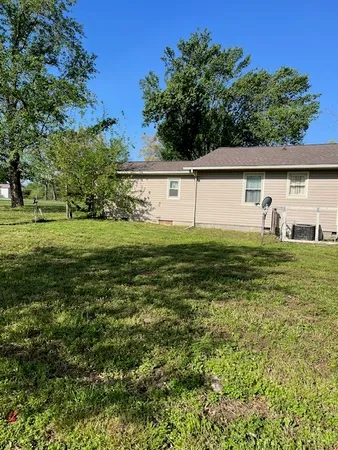 $280,000 | 17376 Garrett Road, Johnston City, IL 62951