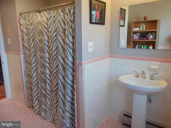 16 Springtree Lane Yardley, PA 19067 - Photo 14 of 25 Bathroom