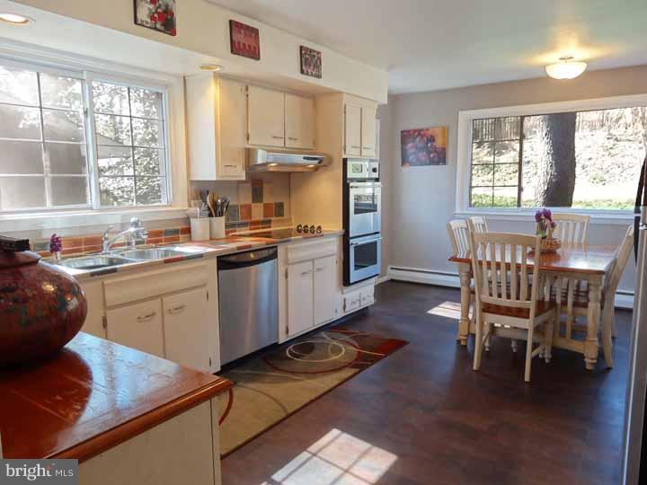 16 Springtree Lane Yardley, PA 19067 - Photo 3 of 25 Kitchen