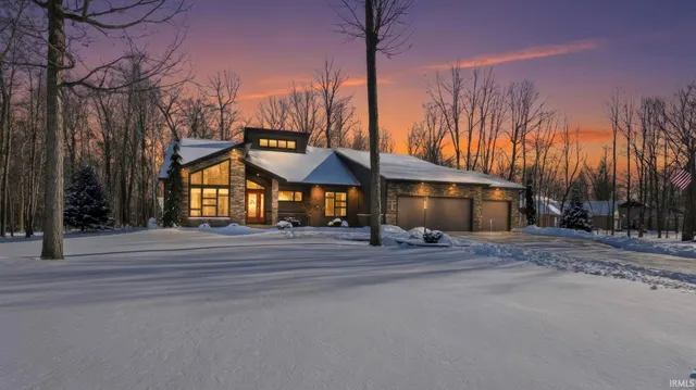 $549,000 | 14511 Soaring Hawk Trail, Hoagland, IN 46745