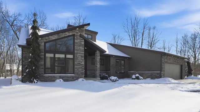 $549,000 | 14511 Soaring Hawk Trail, Hoagland, IN 46745