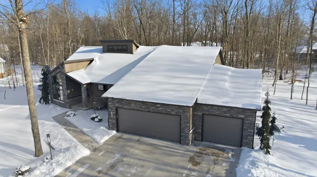 $549,000 | 14511 Soaring Hawk Trail, Hoagland, IN 46745