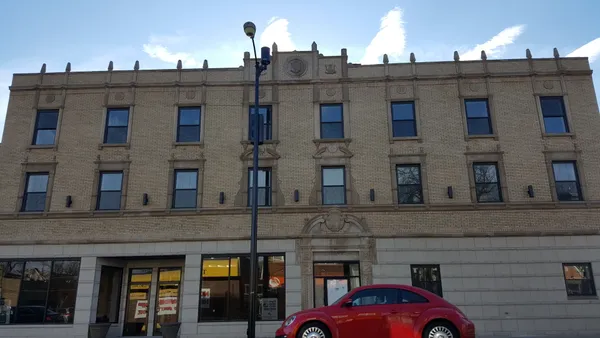 $1,250 | 1409 West Diversey Parkway, Unit 203, Chicago, IL 60614