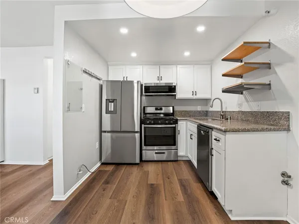 $2,850 | 14405 Cerise Avenue, Unit 29, Hawthorne, CA 90250