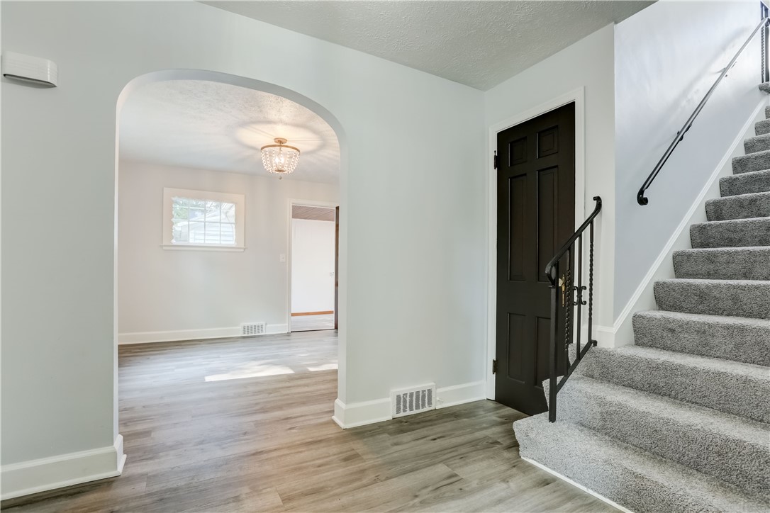 74 Seneca Road Irondequoit, NY 14622 - Photo 11 of 39