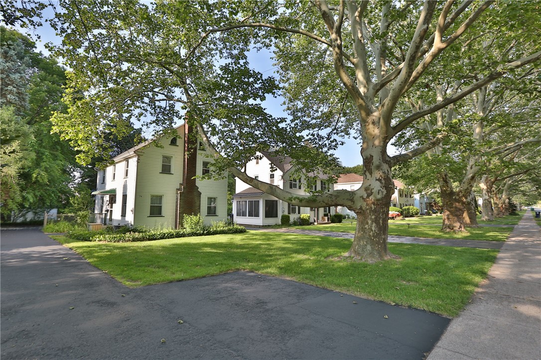 74 Seneca Road Irondequoit, NY 14622 - Photo 2 of 39