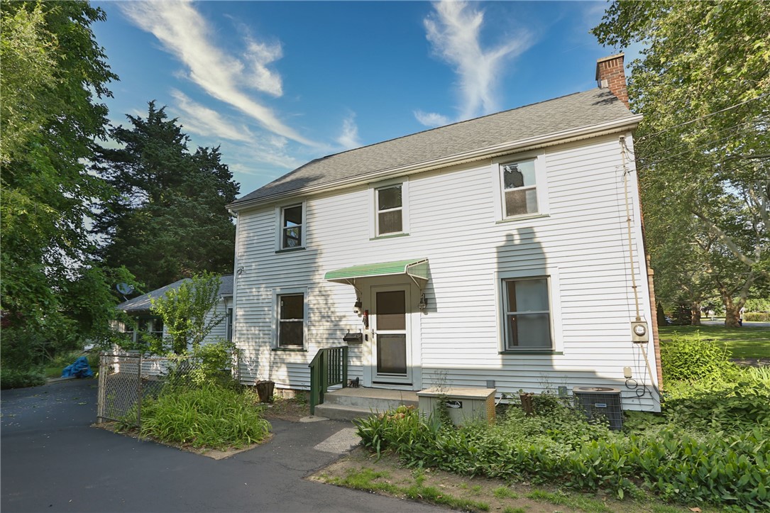 74 Seneca Road Irondequoit, NY 14622 - Photo 3 of 39