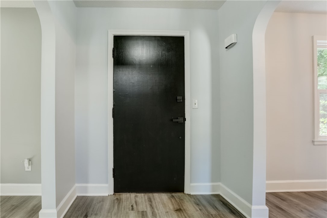 74 Seneca Road Irondequoit, NY 14622 - Photo 4 of 39