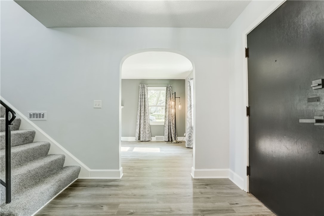 74 Seneca Road Irondequoit, NY 14622 - Photo 6 of 39