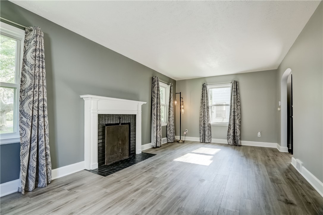 74 Seneca Road Irondequoit, NY 14622 - Photo 8 of 39