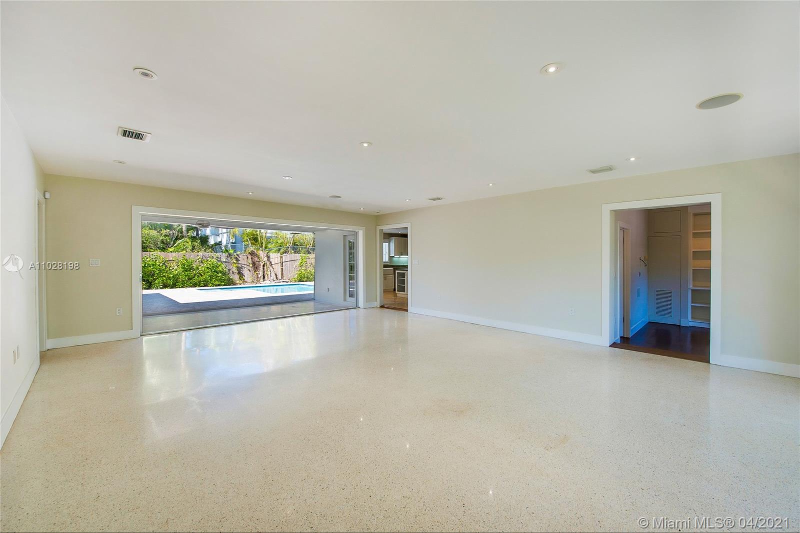 320 Harbor Court Key Biscayne, FL 33149 - Photo 4 of 13