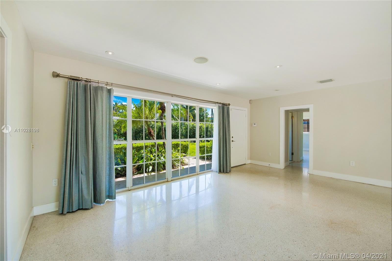 320 Harbor Court Key Biscayne, FL 33149 - Photo 5 of 13