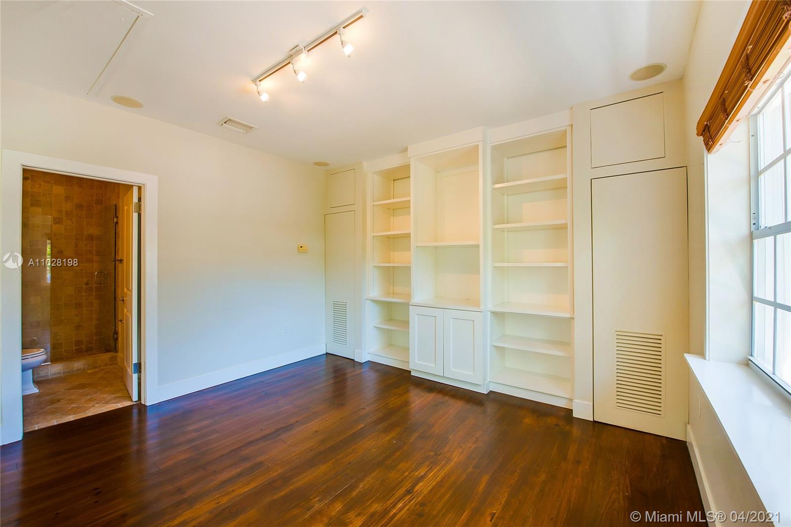 320 Harbor Court Key Biscayne, FL 33149 - Photo 6 of 13