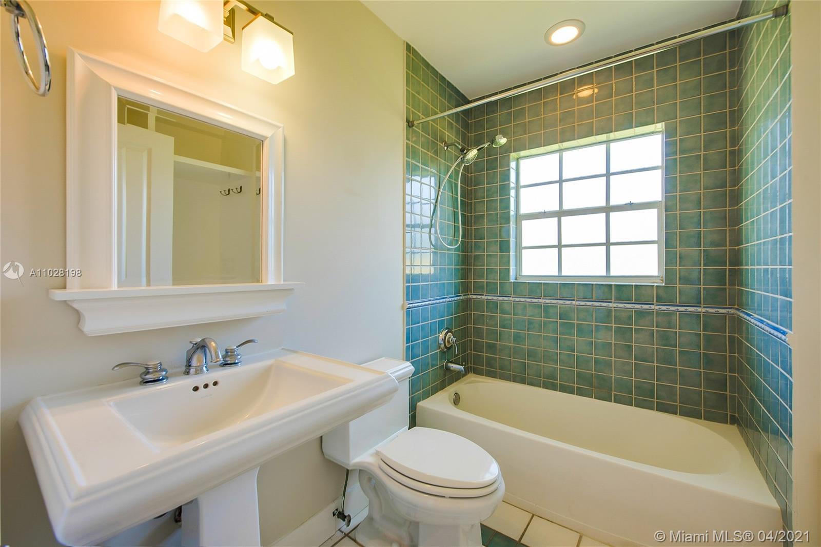 320 Harbor Court Key Biscayne, FL 33149 - Photo 7 of 13