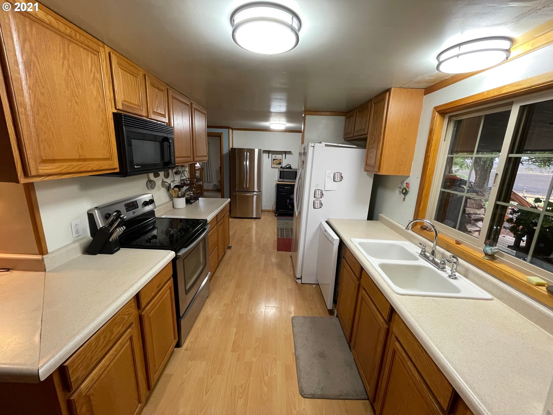 464 Simcoe Mountain Road Centerville, WA 98613 - Photo 4 of 31 Gallery Image 4