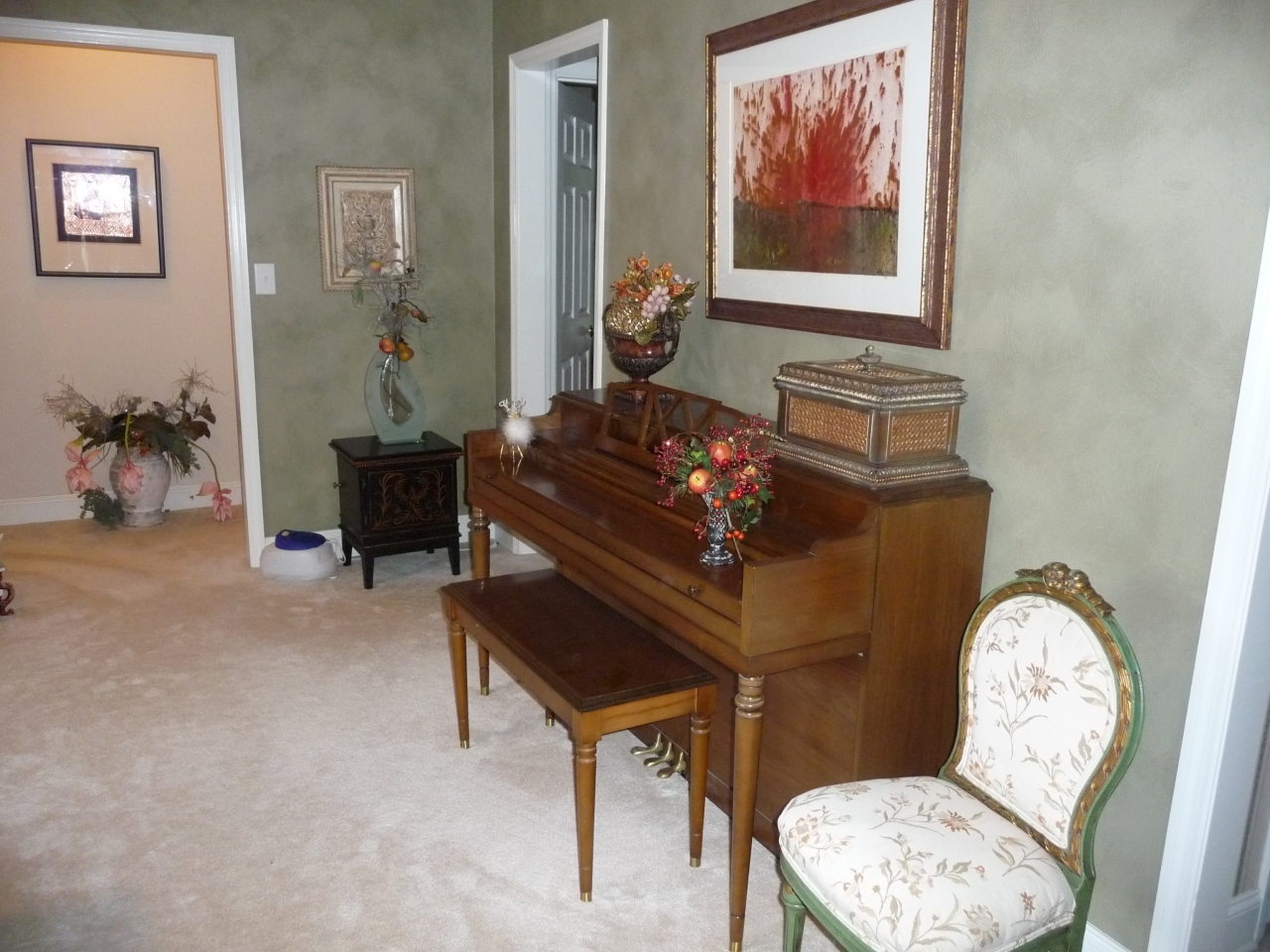 1917 South Clearing Road Salem, VA 24153 - Photo 4 of 41 Living Rm