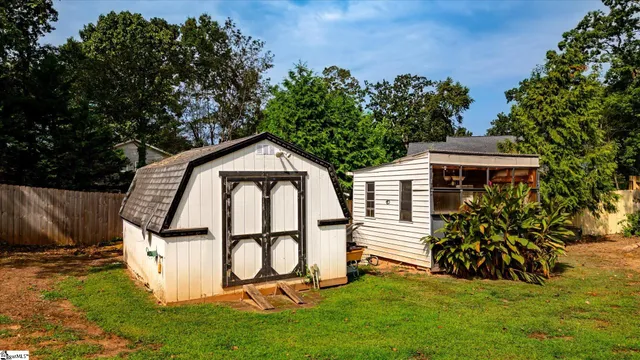 $432,500 | 1002 Greenwood Court, Easley, SC 29642