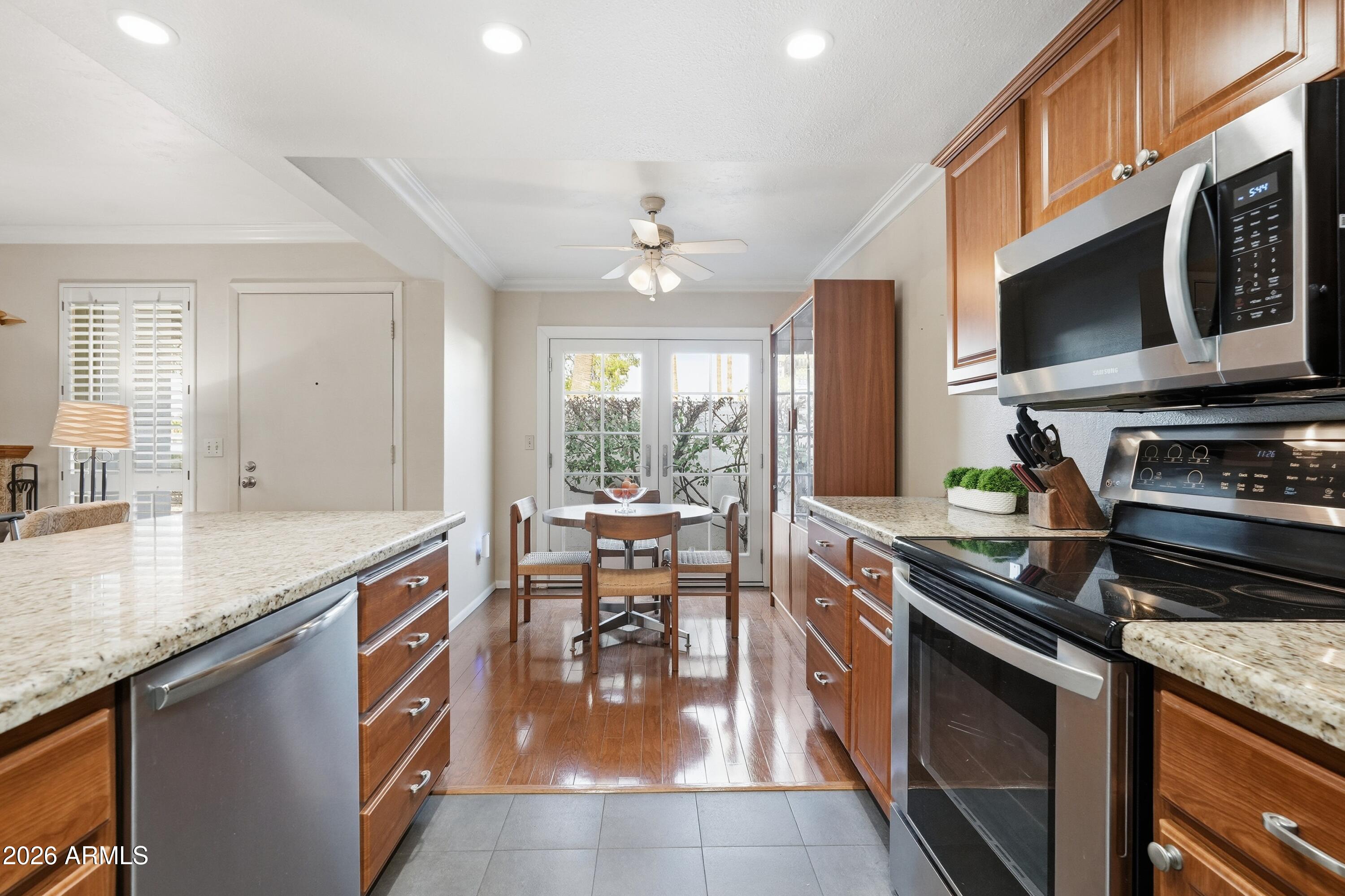 633 East Calavar Road Phoenix, AZ 85022 - Photo 9 of 24 Gallery Image 9